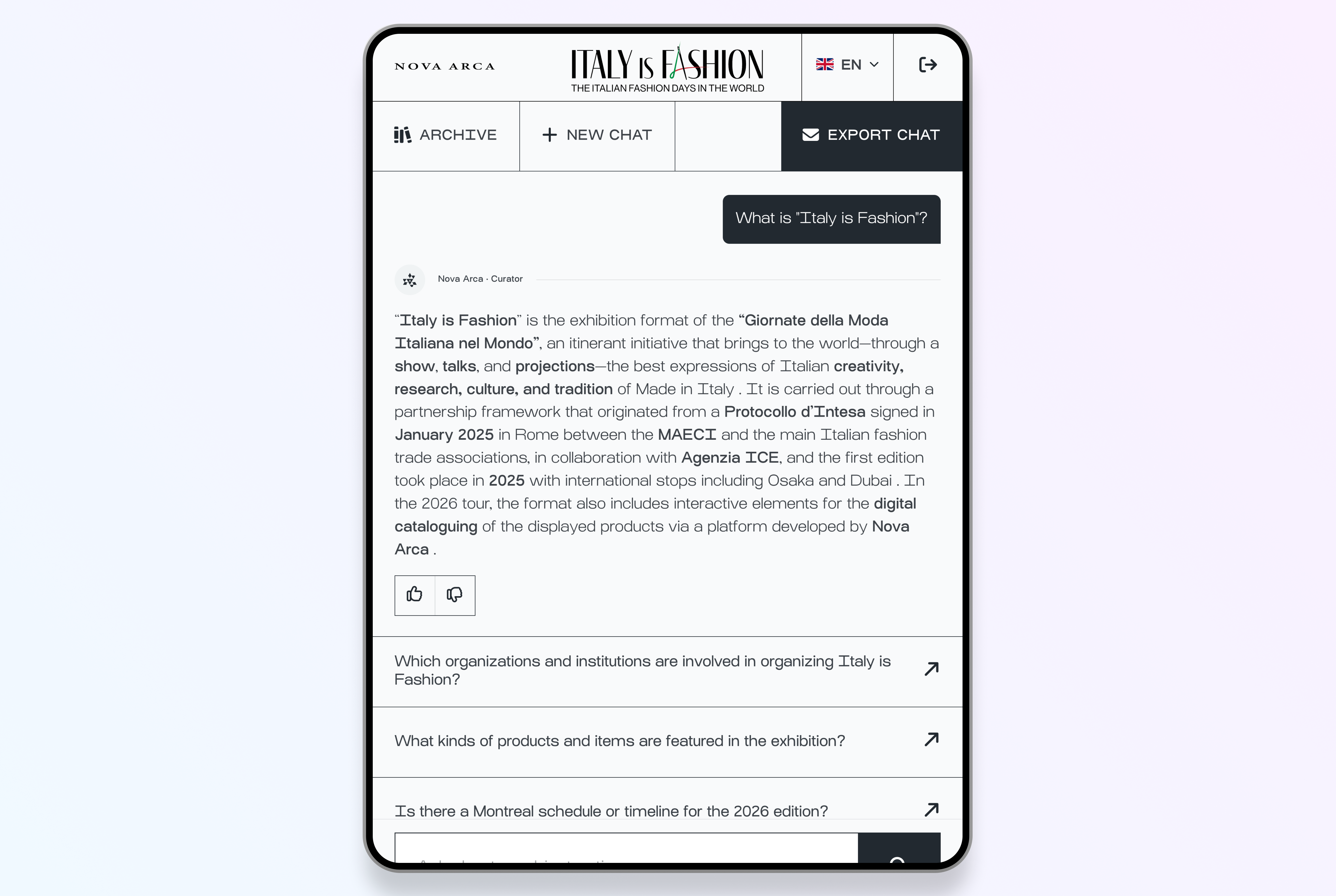 Interfaccia conversazionale dell'assistente AI che risponde a domande sull'esposizione utilizzando i contenuti dell'archivio digitale e propone approfondimenti correlati.